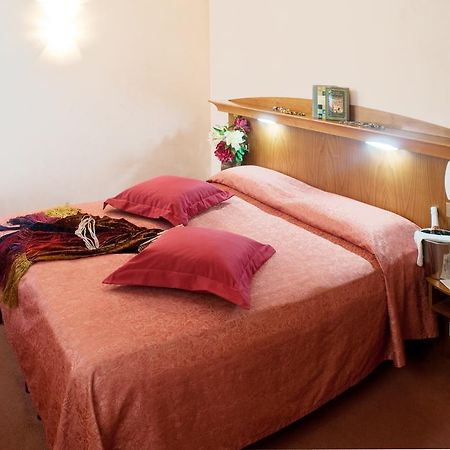 Hotel Hs Velence Kültér fotó