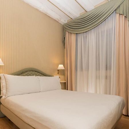 Hotel Hs Velence Kültér fotó