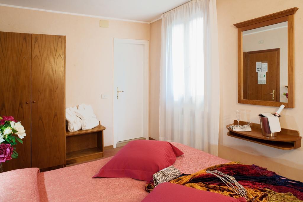 Hotel Hs Velence Kültér fotó