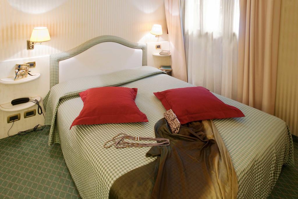 Hotel Hs Velence Kültér fotó
