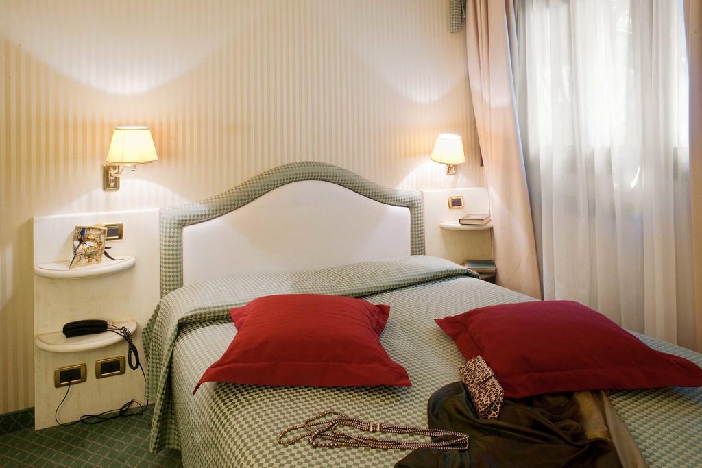 Hotel Hs Velence Kültér fotó