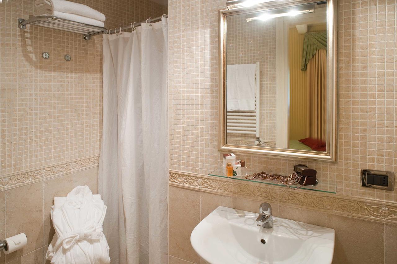 Hotel Hs Velence Szoba fotó